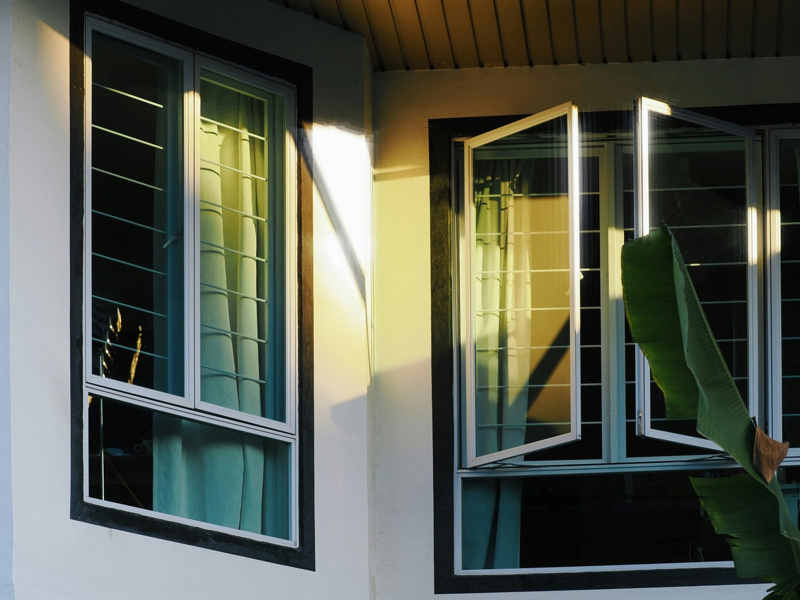 Sublime aluminium casement window with slim 45mm sightlines